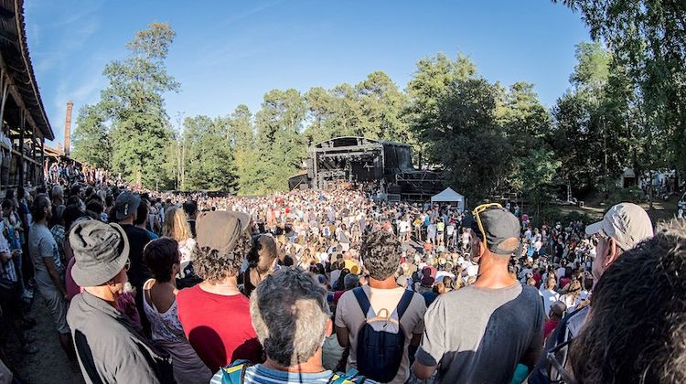 CIGALES DE LUXEY – Musique, humour, danse et cirque au coeur des Landes